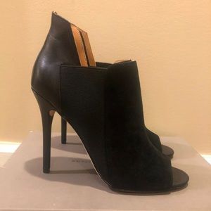 Halston Heritage Madison Black Suede Womens Shoes Size 7 1/2 M Heels BNIB